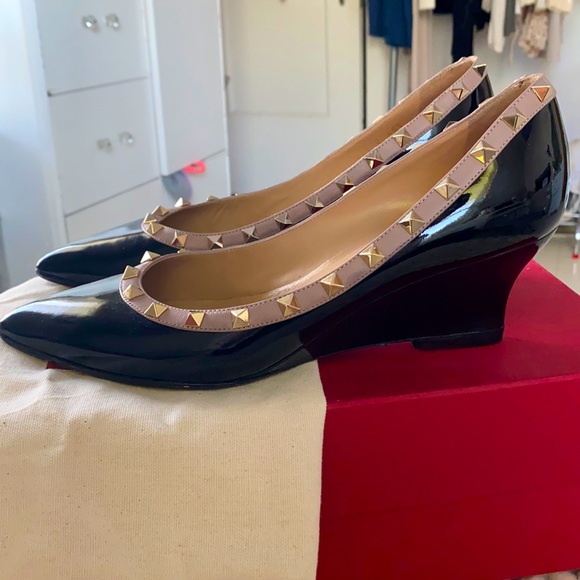 Valentino Garavani Black and Gold Studded Heels - Picture 2 of 5